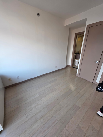Bedroom unfurnished - Private Room for Rent in 2 Bed / 2 Bath High-Rise – Jackson Heights Apartments