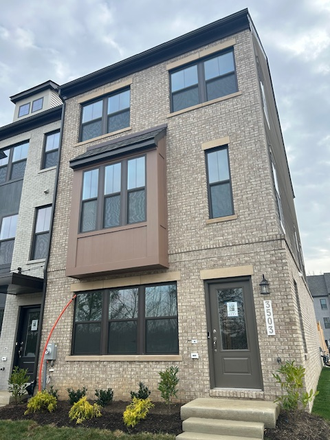 Outside street view - Private 1BD/1BR in Brand New Townhouse (1 Mile from UMD Campus)