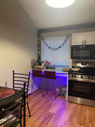 Kitchen - 920 Marine St