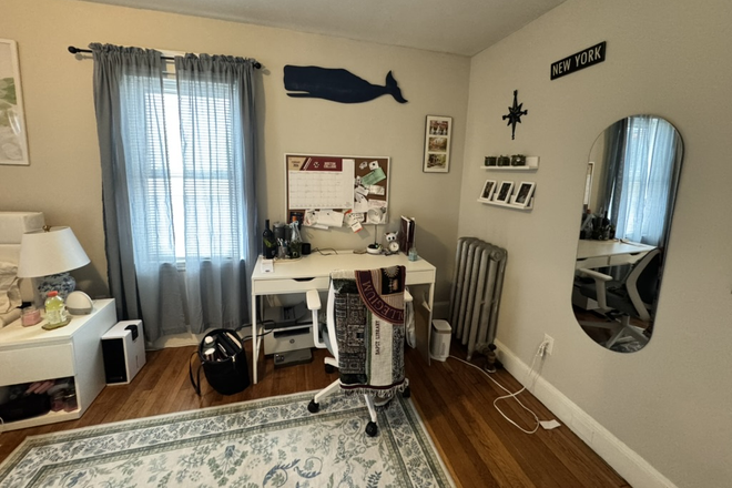 Bedroom - Summer Off Campus Housing! Duplex