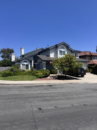 House - Quiet Graduate Student Housing – Furnished Room with Private Bathroom Near UCSD