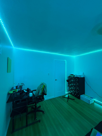 Master Bedroom Dresser Walk in Closet Desk and Chair - 3 Separate Rooms Available in a Shared Townhouse - Furnished with Laundry