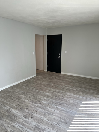 Living Room - Two Bedrooms Free Wifi On Dodge Apartments