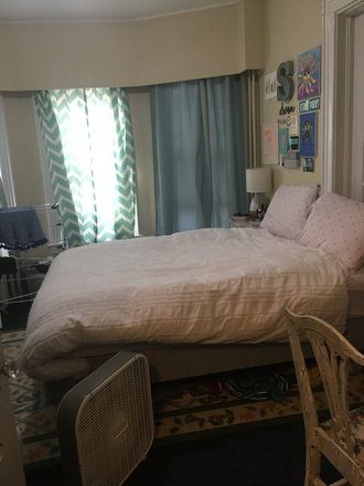 Bedroom 1 - Apartment 15 min walk to campus and 10 min walk to Church St