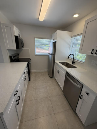 Kitchen - Exceptional and spacious duplex 2/2