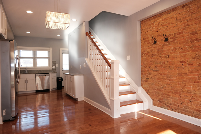 First Floor - 3 Beds, 3 Baths in Beautiful Patterson Park -- 3 min drive, 15 min walk to JHU School of Nursing Townhome