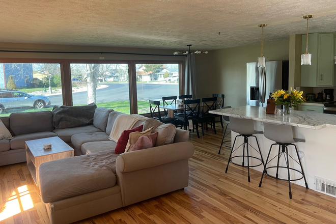 Living Room - House for Rent! $2750. 3bed, 1.5bath. Quiet Neighborhood. Perfect for Grad Students/Staff.