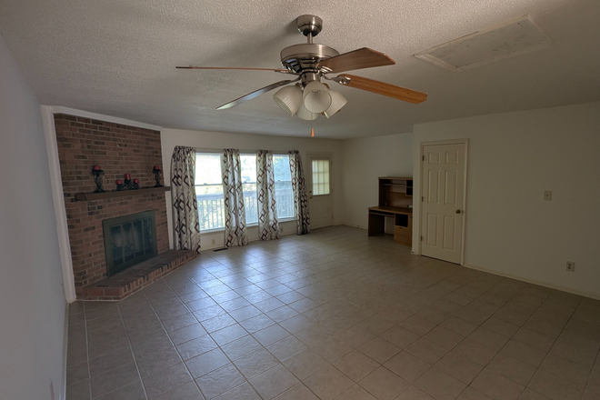 Living room - 2 BR/2.5BA Townhouse