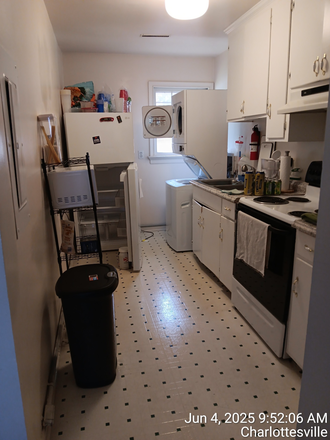 Kitchen - 2026-2027 School Year 109 Kent Terr B 3 BDRM / 1 Bath Apartments