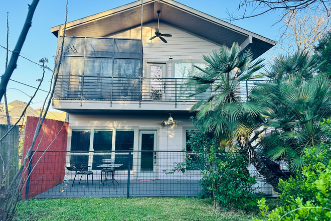 Exterior elevation. The 2nd floor unit is the 2 bedroom. - Beautiful new  custom designed and furnished 2 bedroom/ 2 bath house for Rice University roommates