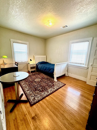 Furnished rooms - PRIVATE SINGLE OCCUPANCY ROOM FURNISHED ALL UTIL. INCLUDED-Near UCB on Ashby/MLK House Next BART