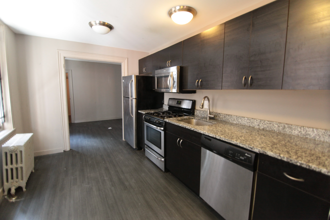 Kitchen - Off Campus Philly - Entire House with ROOF DECK - 6 Bed 3 Bath