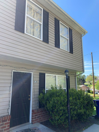  - 3 Bedroom 2.5 Bath Townhouse