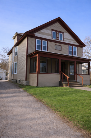 Outside - 5 Bedroom 2 Bathroom House near UST!
