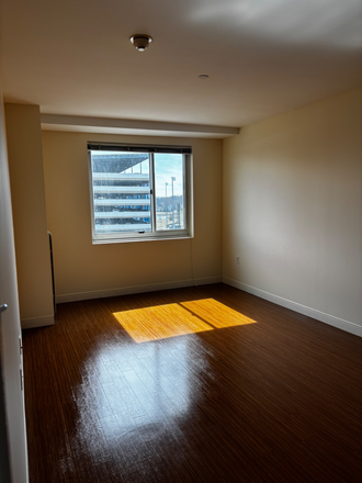 larger bedroom - Peninsula Apartments