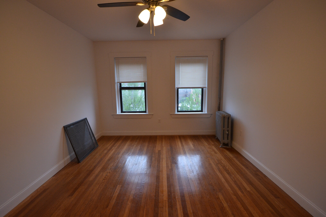 121 Saint Stephen (1 Bed Split) - NO Broker's Fee!!  -  Huge 1 Bed Split (2 Individual Bedrooms with NO living room) on St. Apartments