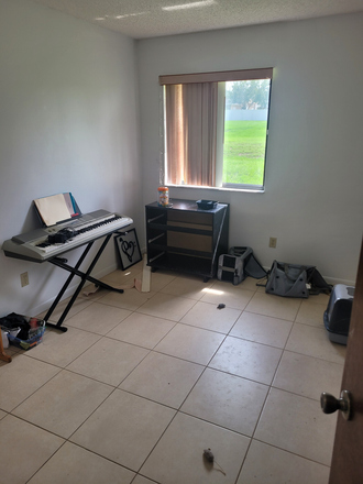 Bedroom - 2 Bedroom House. Pet friendly!