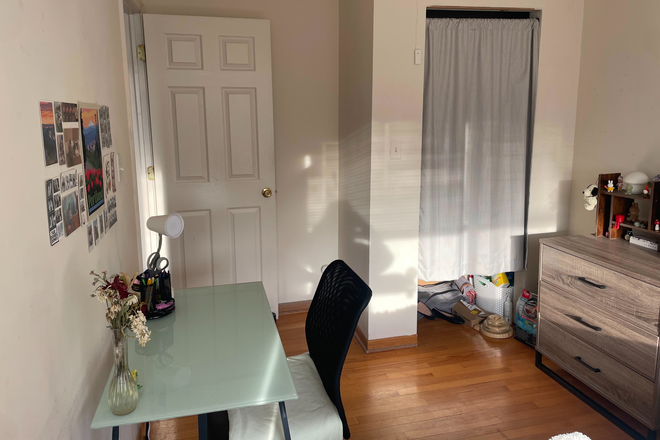 Includes desk and chair; great natural light. - August Sublet Available in Evanston! ☀️ Apartments