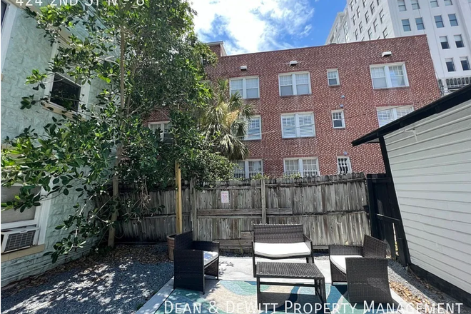 outdoor patio - Furnished Private Unit Avail in Downtown St. Petersburg in a co-living space, close to campus