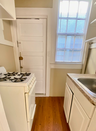 COZY KITCHEN - 1710 S Carrollton Q Apartments