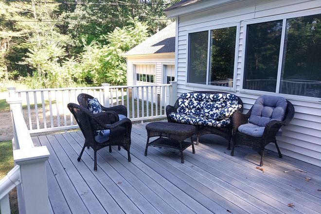 Deck - Stunning 4 Br 2 Ba house 5-10 min. from Campus Available 6-1-27