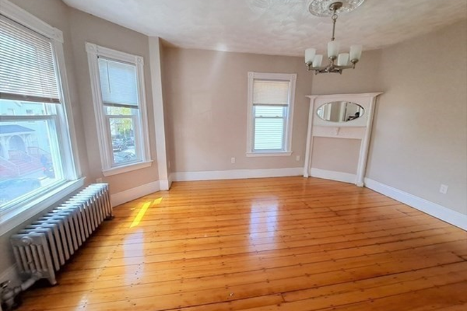 Living room - Great Location --Spacious, 4 Bedroom 1 bath with Laundry  - NO FEE Apartments