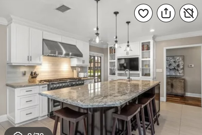 Kitchen - Executive Home with Pool. Own Room with bath.1.7 mi from Chapman