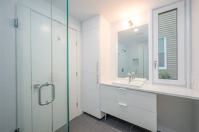 bathroom - Looking for roommate to take over spacious bedroom in 2 bed2bath apartment