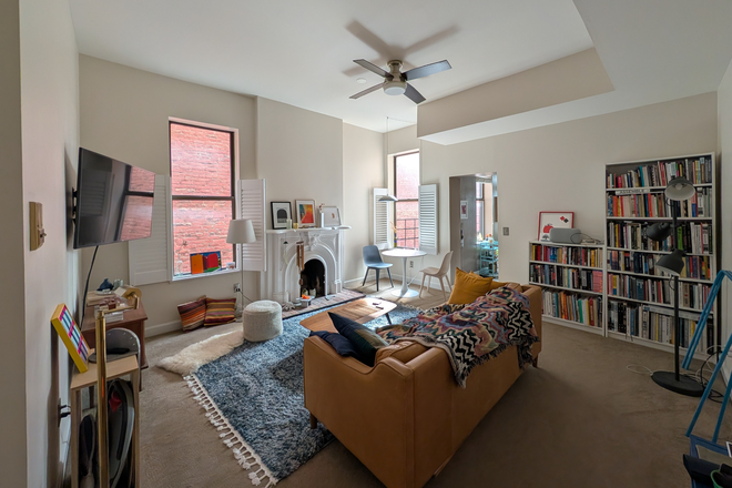 Living Room - Beautiful Furnished 2 Bed Apartment for Winter/Spring Semester Sublet - Great Location, Quiet, Safe