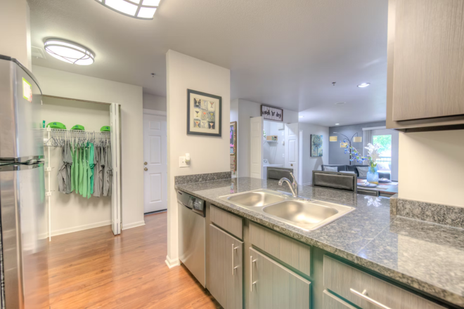 Kitchen - The Landings at Chandler's Crossings
