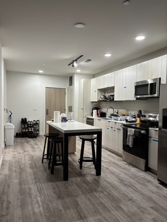 Kitchen - Hub Blacksburg Apartmets, 4x4 Private Bathroom/Bedroom, 1 mile from Campus