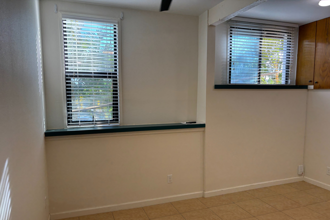 bedroom - Manoa Manor Apartments