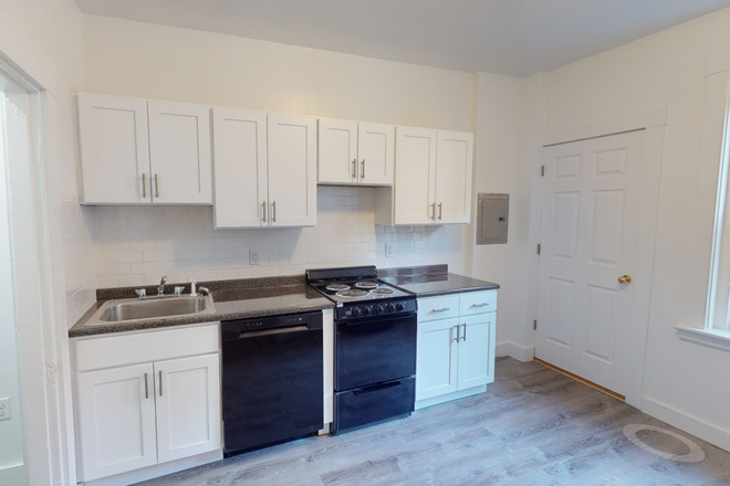 visit hubrealtyproperties.com - Huge 2 bedroom split, with 2024 renovated kitchen with dishwasher Apartments