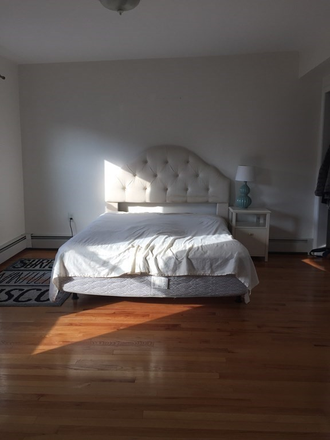 living - HUGE 2 BED WITH IN-UNIT LAUNDRY, AVAIL 9/1/26!! Apartments