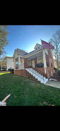Front of house - Room for lease in house close to campus