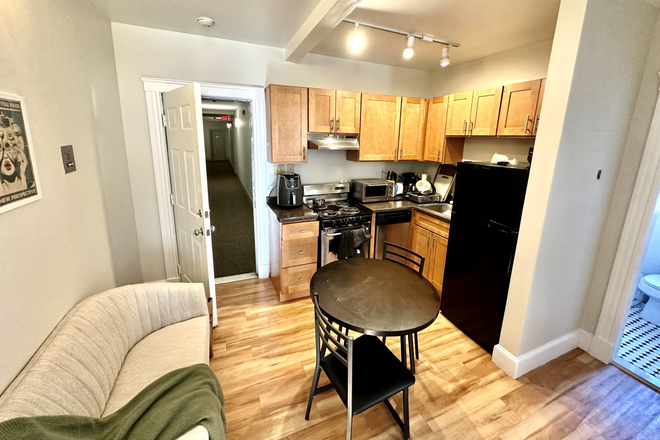 1 - Split Style 2 bed (2 large bedrooms no livingroom) No Fees, 9/1 move in Util inc