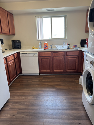 The kitchen - Somerset at Towson Apartments