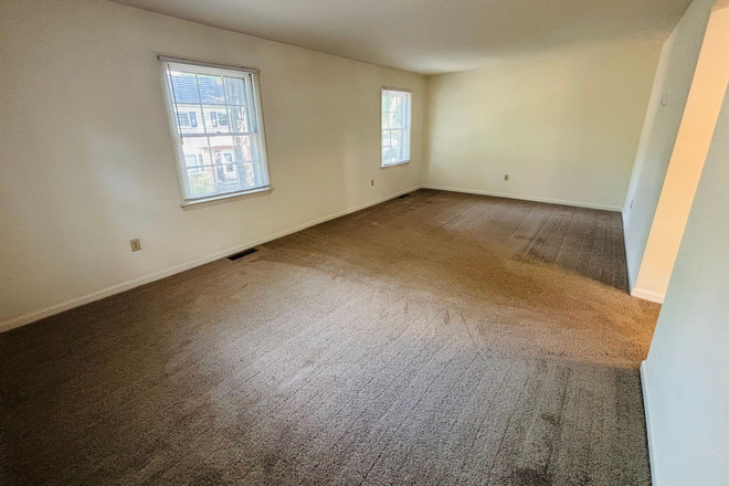 Photo - 3 Bedroom 2.5 Bath Townhouse