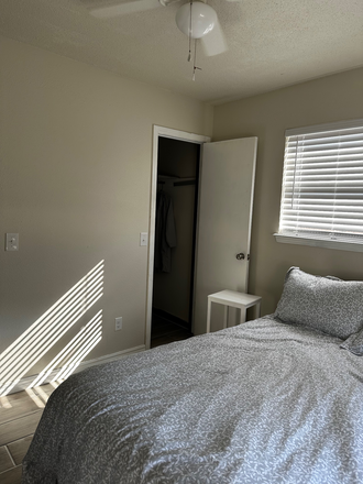 Bedroom - House close to campus