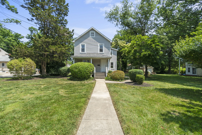 Outside Street View - 5 bedroom house - PRIME location in Oldtown!