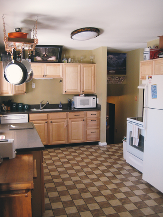 2 - AVAILABLE AUGUST 1ST: 10 S 36th St House