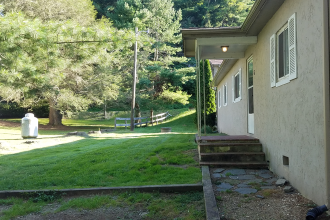 Yard - Large  2-bedroom Duplex Duplex