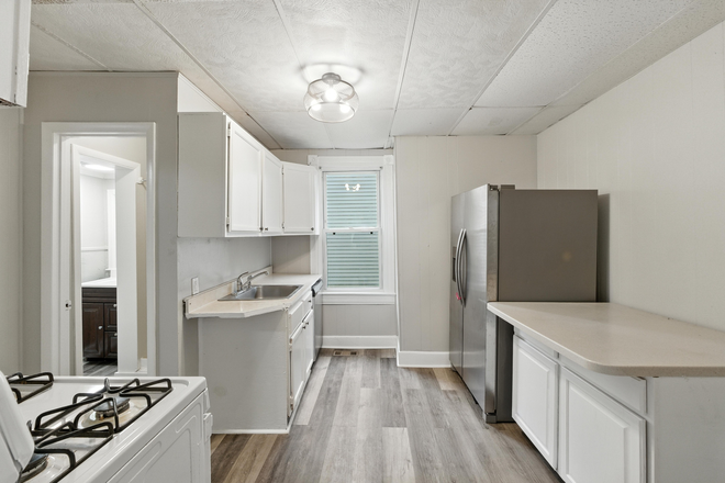 Kitchen - 5100 Berwyn Road - Single Rooms [SPRING LEASE] Close to UMD Campus House