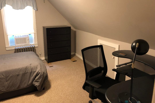 3rd floor bedroom - 38 Bolivia St. Duplex