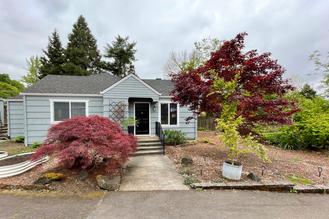 Front entrance to 1220 Clinton Drive, Eugene - Perfect floor plan for three adults sharing home in Cal Young neighborhood