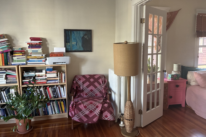 Office - 3 Bedroom Apartment Two Porches in Cute Huron Village!