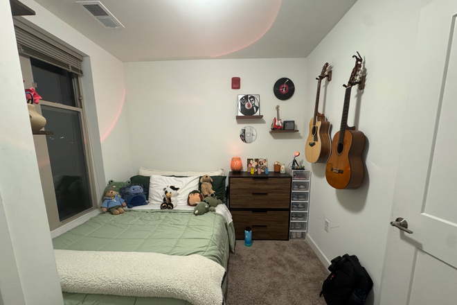 Bedroom - Tempo Apartment, Bedroom and Bathroom, 10 minute walk to campus