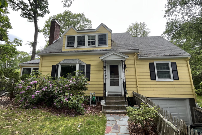 Front of house - Beautiful Home near all transportation and shops for rent 2025-2026.Entire home for rent to family