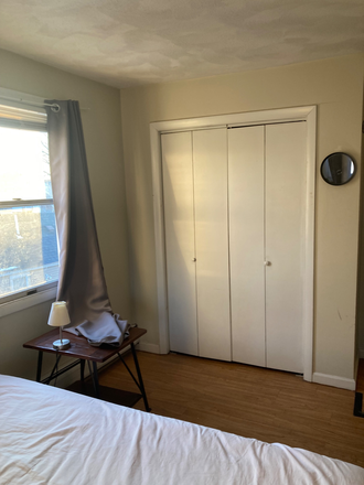  - Sunny Large Fully Furnished Master bedroom in a share apartment walking distance from MIT