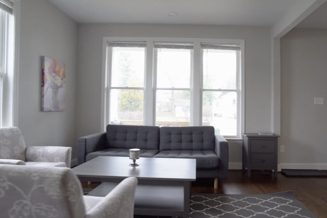 living room - 4722 Branchville Rd (College Park, MD) Apartments